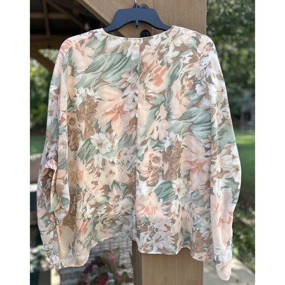 NWT Entro Flowy Floral Blouse in Peach Size Medium Measurements in Description - Picture 8 of 8